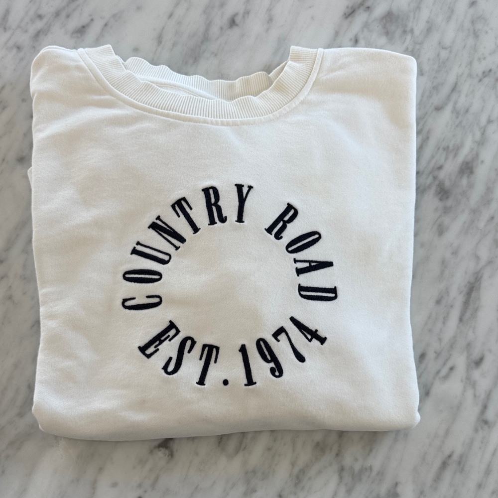 Country Road White Sweatshirt. S